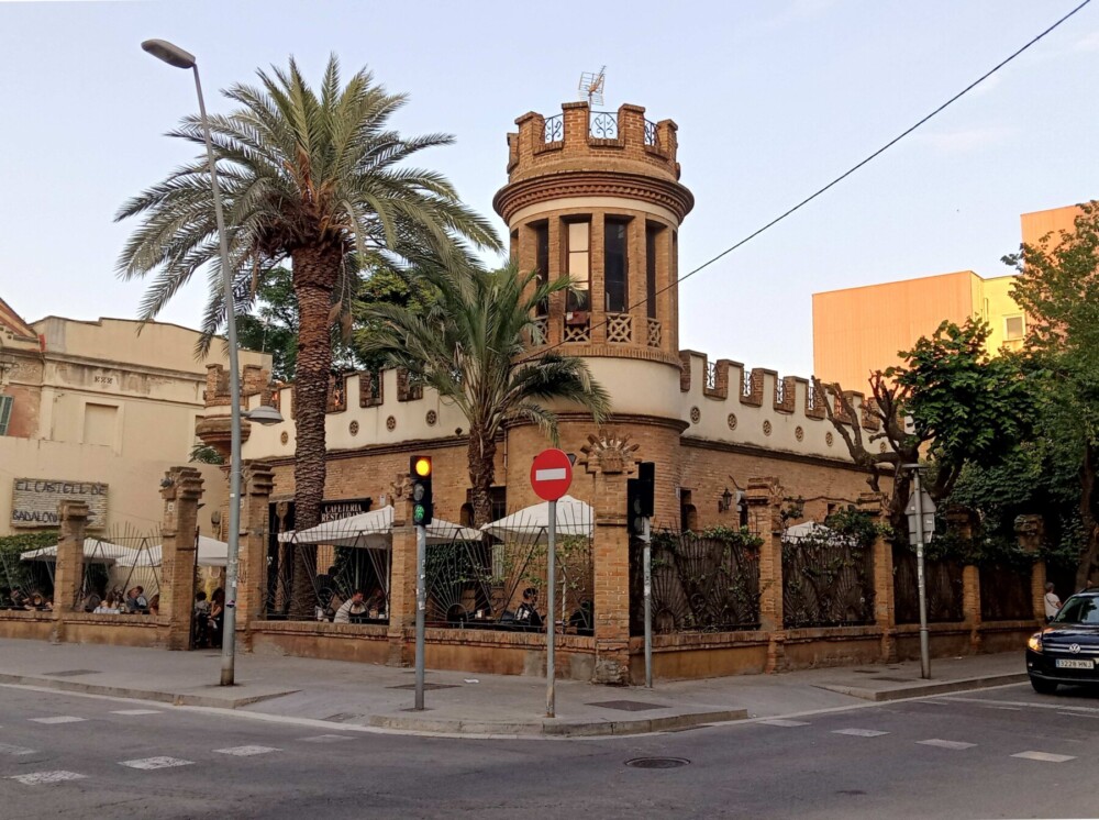 Casa Agusti de Lluis Domenech i Muntaner Modernismo Catalan en Badalona