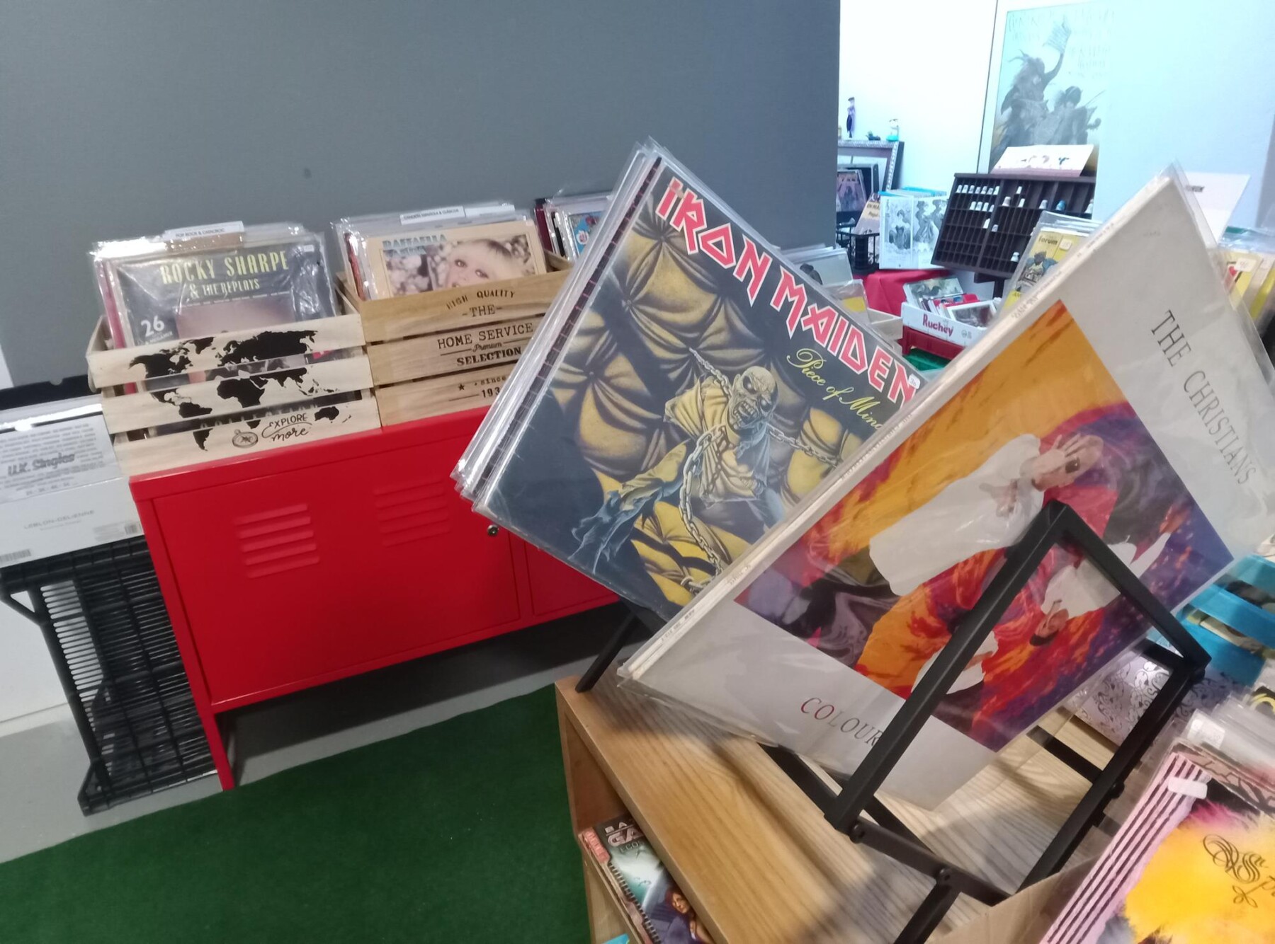 Nova loja de colecionadores de discos de vinil em Badalona