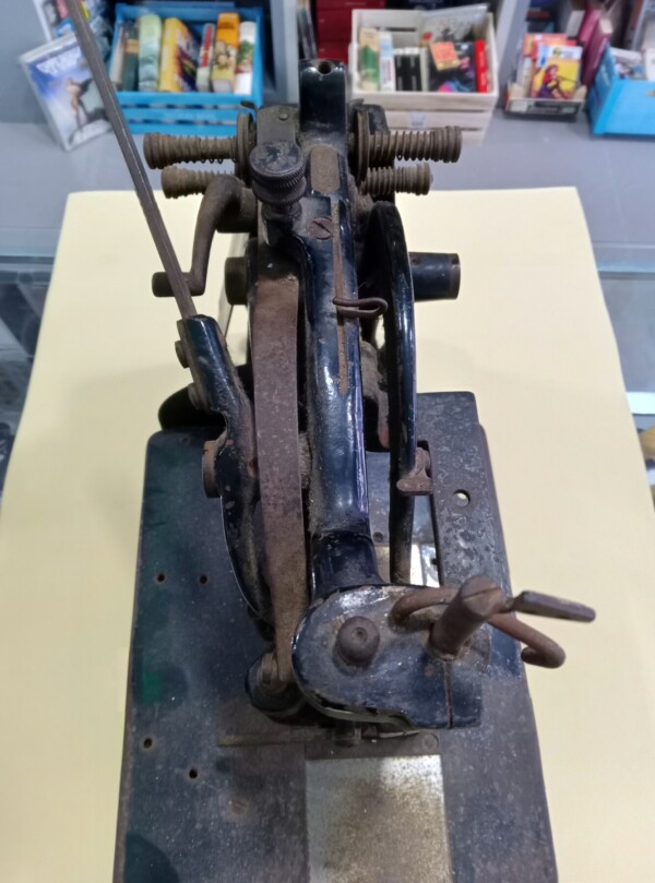 maquina decorativa para coser