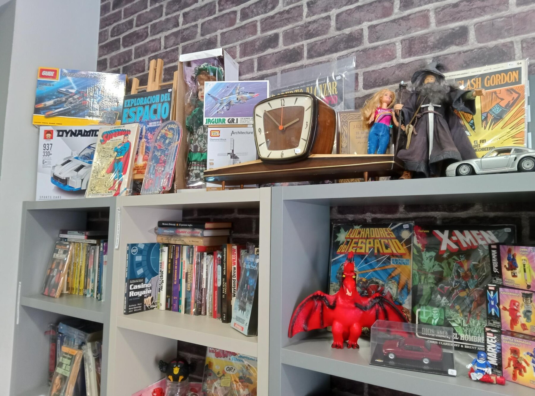 Libri antichi e oggetti da collezione al Wham Badalona