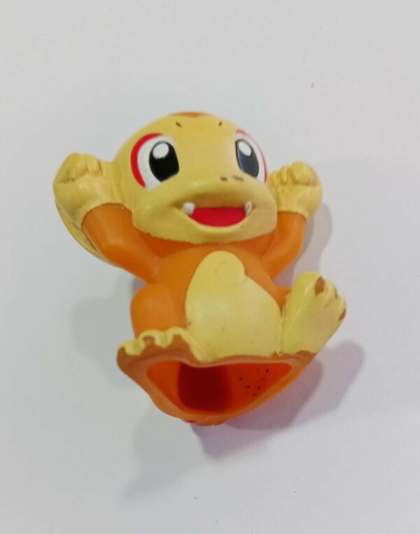 chimchar de pokemos figura dedo