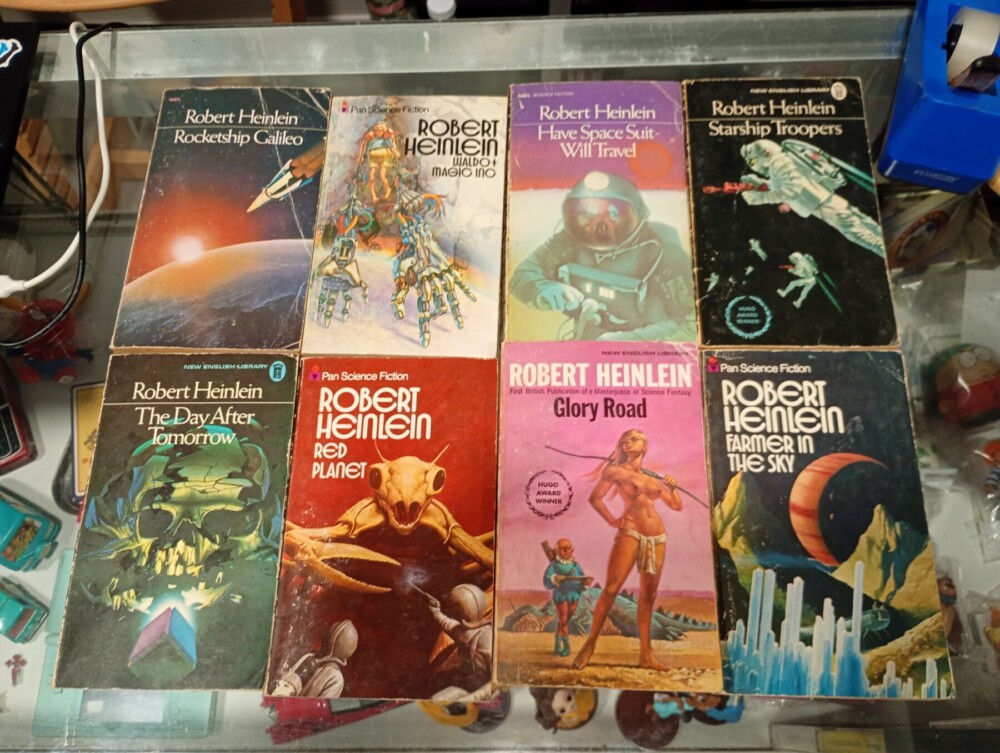 Les livres anglais de Robert A. Heinlein sont disponibles chez Wham Vintage Store, une librairie de science-fiction rétro.