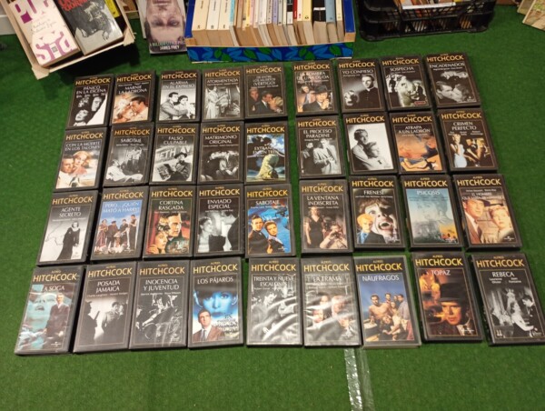 Pack Colección Hitchcock + Reproductor Combo DVD-VHS - Imagen 2