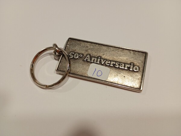 llavero metalico beatles barcelona 50 aniversario