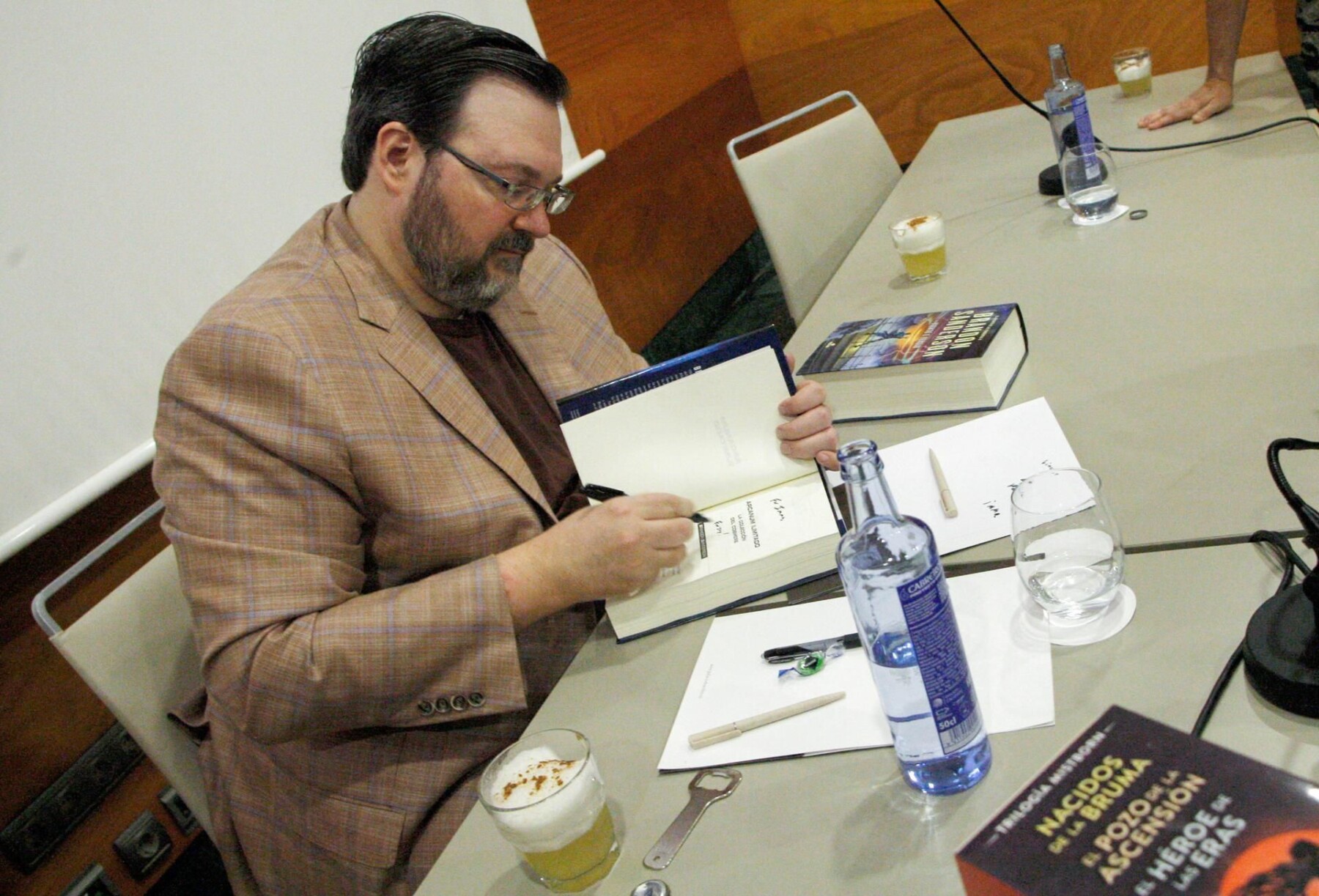Brandon Sanderson ediciones limitadas regalo libros firmados