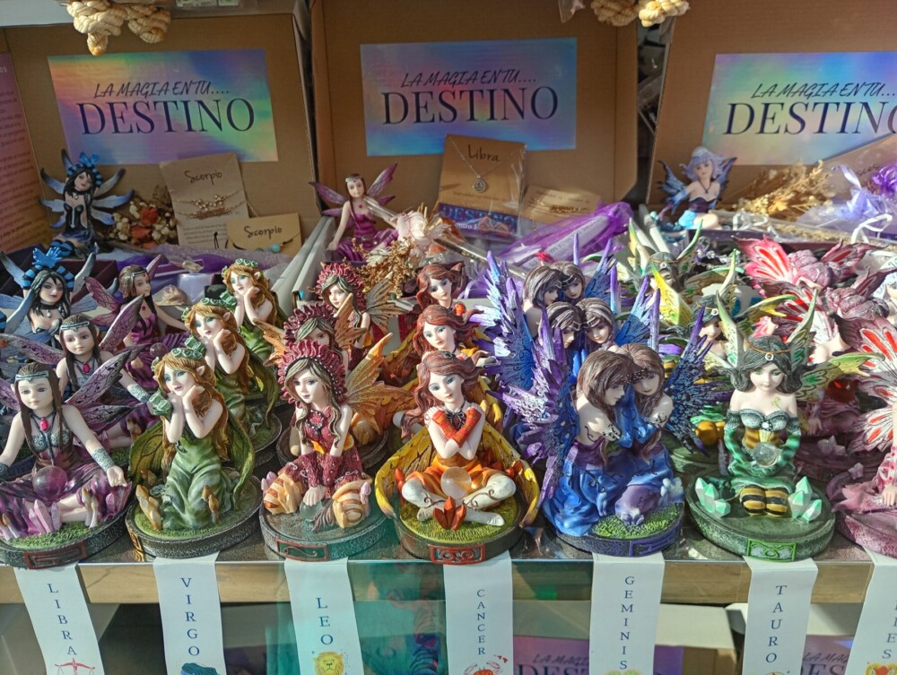 tienda esoterica destino marti pujol esoterismo predicciones regalos minerales brujas hierbas badalona