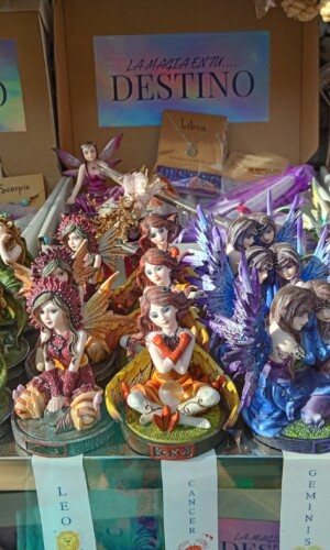 tienda esoterica destino marti pujol esoterismo predicciones regalos minerales brujas hierbas badalona