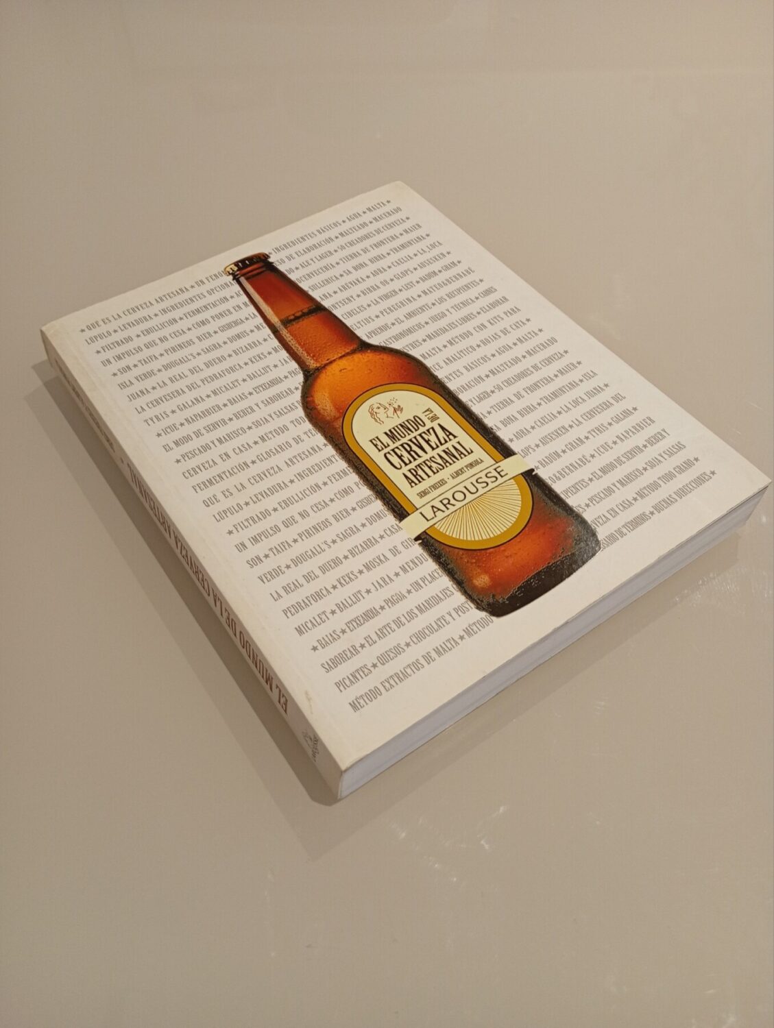 El mundo de la cerveza artesanal - Larousse