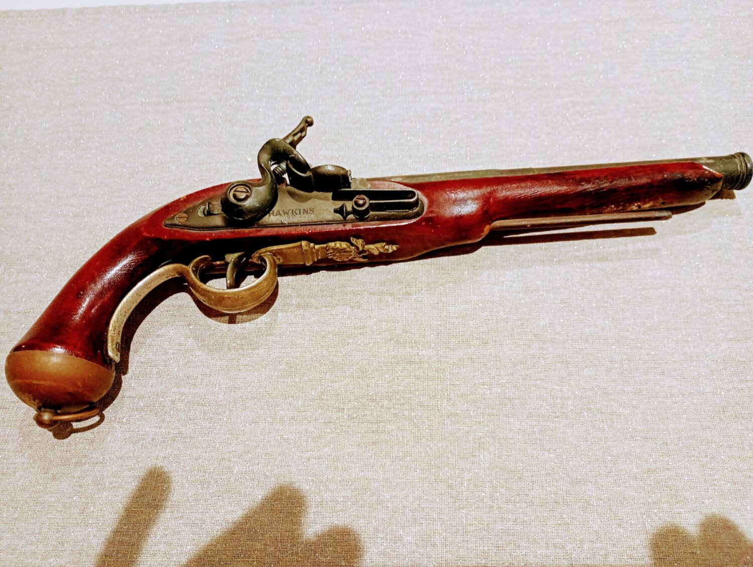 mosqueton de decoracion pistola antigüedad